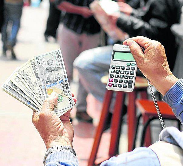 El dólar llegó a S/ 3.377, su nivel más alto desde mayo 