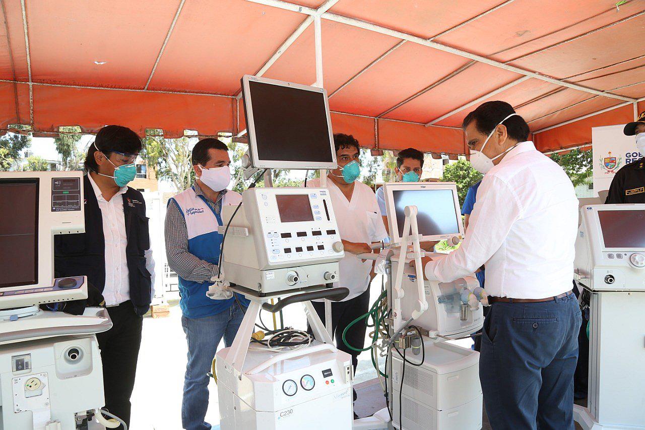 Entregan 12 respiradores mecánicos para atender pacientes con covid-19