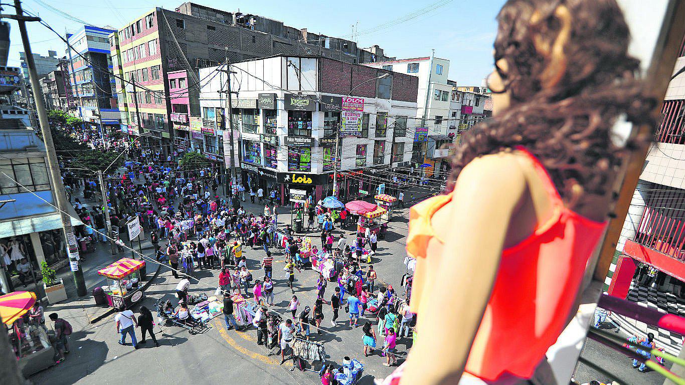 Público desconoce rutas de evacuación en Gamarra