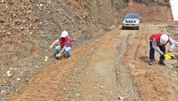 Contraloría inspecciona carretera en Pachitea/foto. Correo