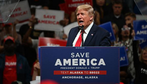 El expresidente de los Estados Unidos, Donald Trump, habla durante un "Salvemos a Estados Unidos" en Anchorage, Alaska, el 9 de julio de 2022. (Foto de Patrick T. FALLON / AFP)