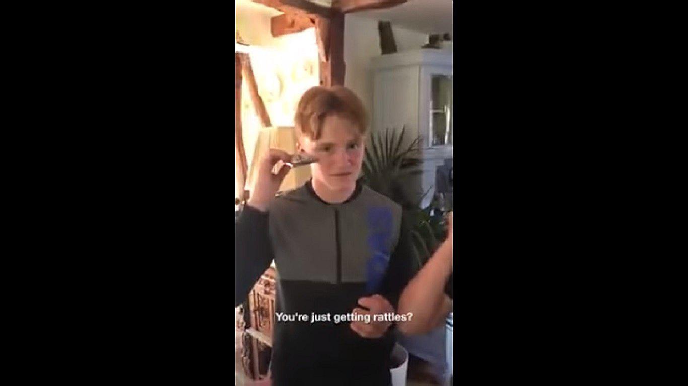 YouTube: La reacción de unos adolescentes al ver una cinta casete