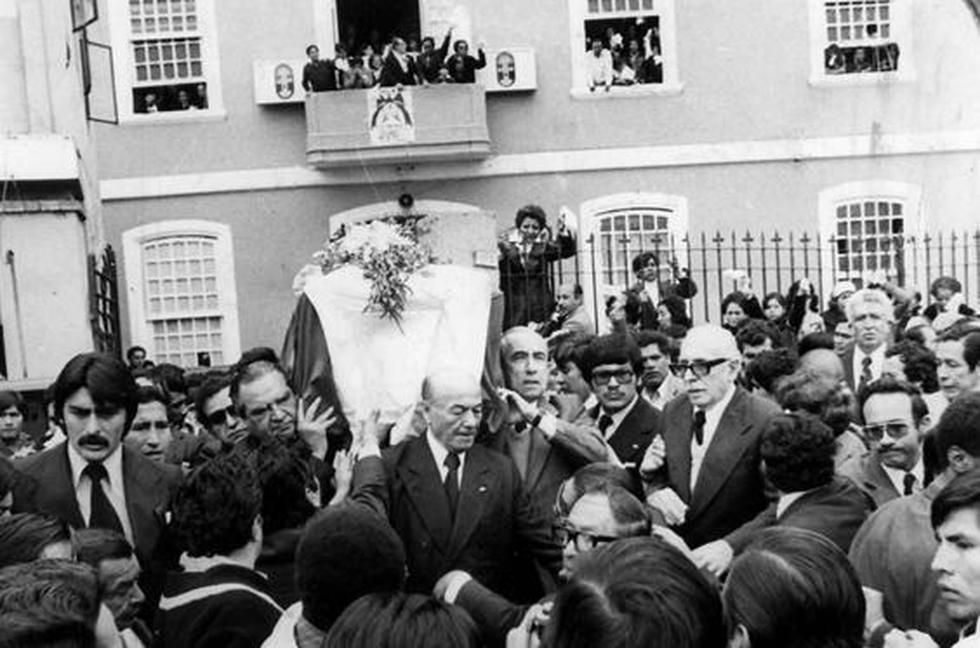 Día de los muertos: Los funerales más multitudinarios de personajes ilustres del Perú (Fotos)