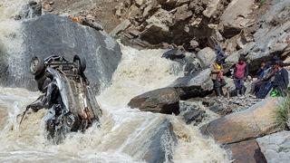 Cinco fallecidos deja caída de auto a precipicio de 1 500 metros en Cusco (FOTOS)