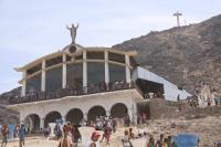 Chimbote: Con peregrinaje recuerdan aniversario de Cruz de la Paz