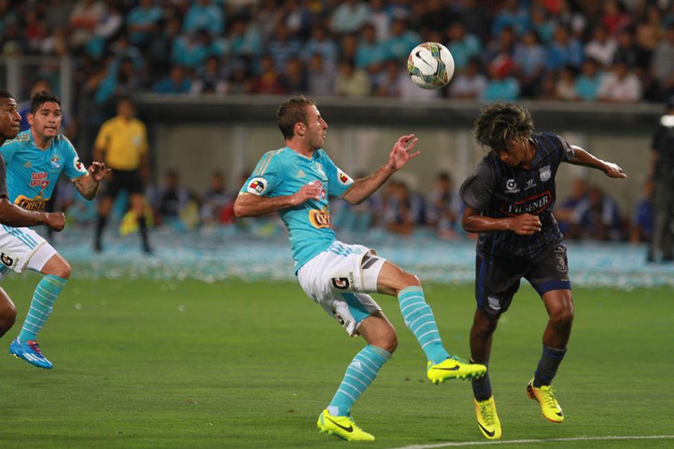 "Noche Celeste": Sporting Cristal cae 2-1 ante Emelec 