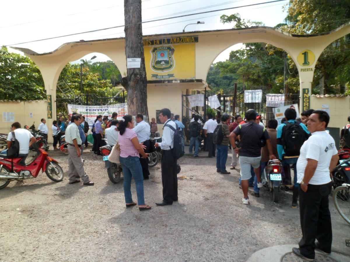 UNAS: universitarios protestan exigiendo elección de nuevas autoridades