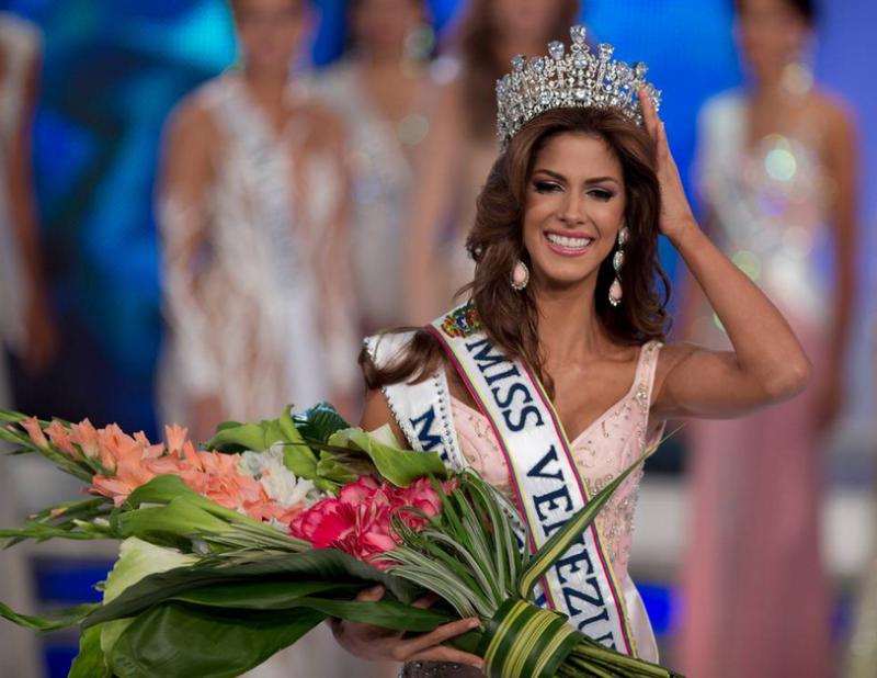 La modelo Mariana Jiménez es coronada como Miss Venezuela 2014