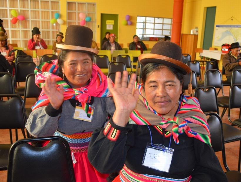 Arica: peruanas participan de parlamento de mujeres aymaras