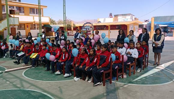 Campaña de vacunación contra Virus del Papiloma Humano se inició en el colegio Jorge Basadre en Arequipa. (Foto: Pedro Torres).
