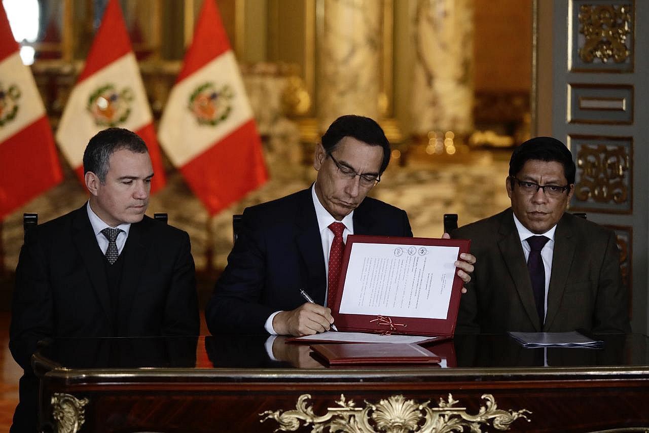 Presidente Martín Vizcarra promulgó leyes de reforma política (FOTOS y VIDEO)