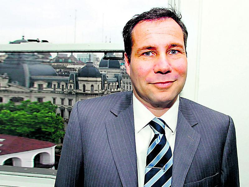 Alberto Nisman estaba arrodillado al momento de morir