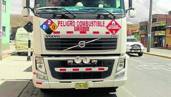 Juliaca: detienen camión que transportaba combustible sin documentación