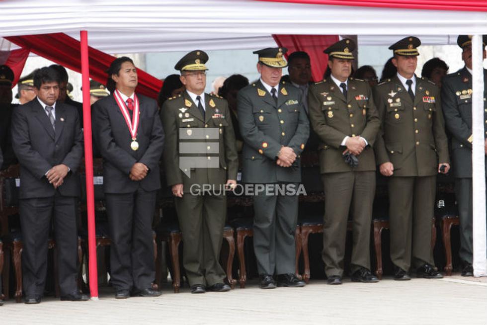 Ejército rinde homenaje a la Bandera del Perú