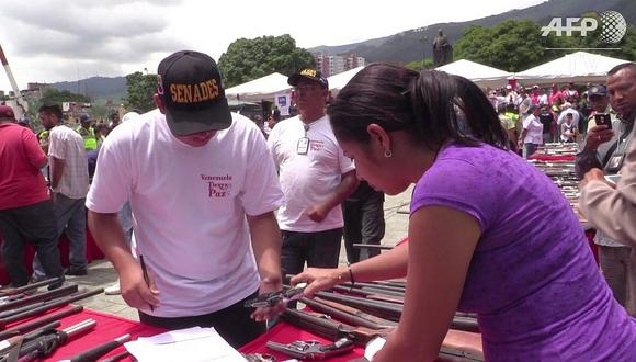 Venezuela: Gobierno cambia armas por electrodomésticos (VIDEO)