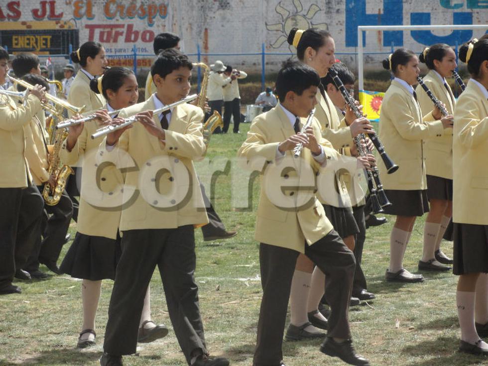 Bandas escolares se lucen en concurso de música (FOTOS)