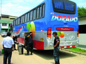 Autoridades frenarán el alza de los pasajes