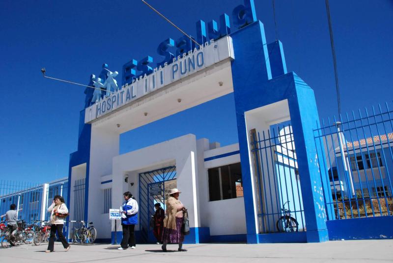 EsSalud Puno ya  forma médicos especialistas