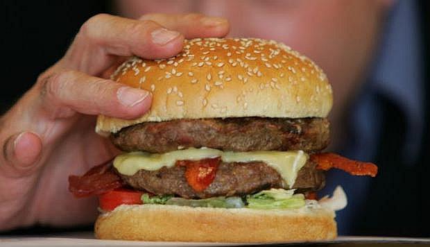 Cada peruano consume 52 kilos de comida chatarra al año