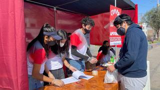 Voluntarios recolectan víveres para el hogar de ancianos San José