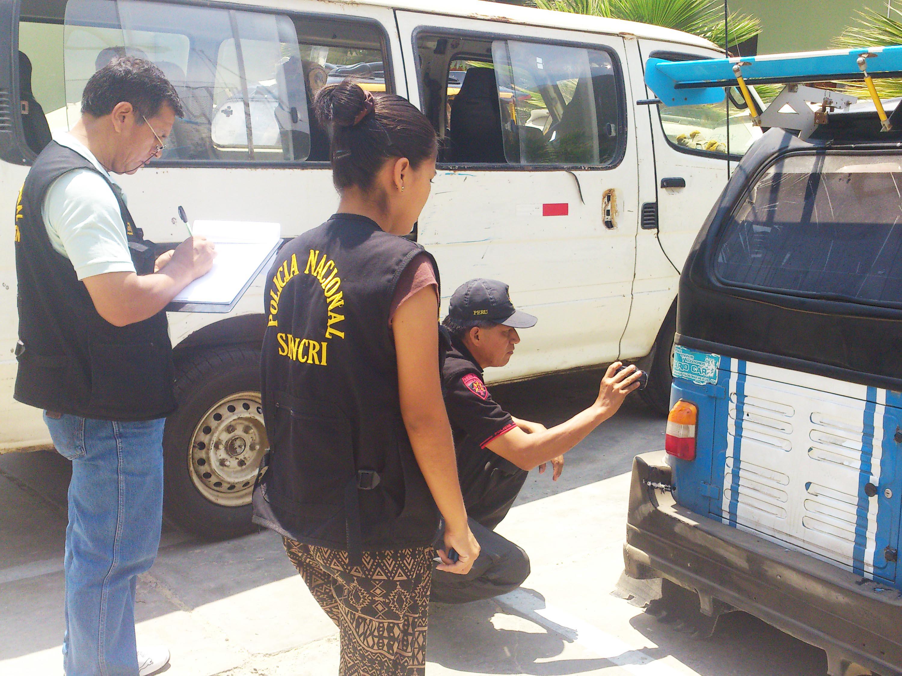 Delincuentes tratan de escapar de la policía a balazos 