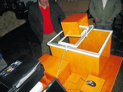 Tacneño compite en Lima con novedoso invento