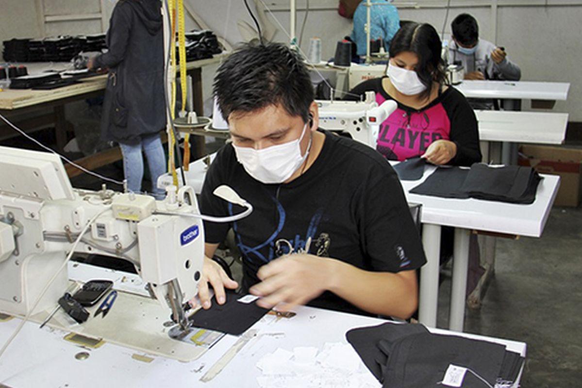 Los trabajadores independientes e condición vulnerable también serán beneficiados con el bono de 380 soles (Foto: Midis)