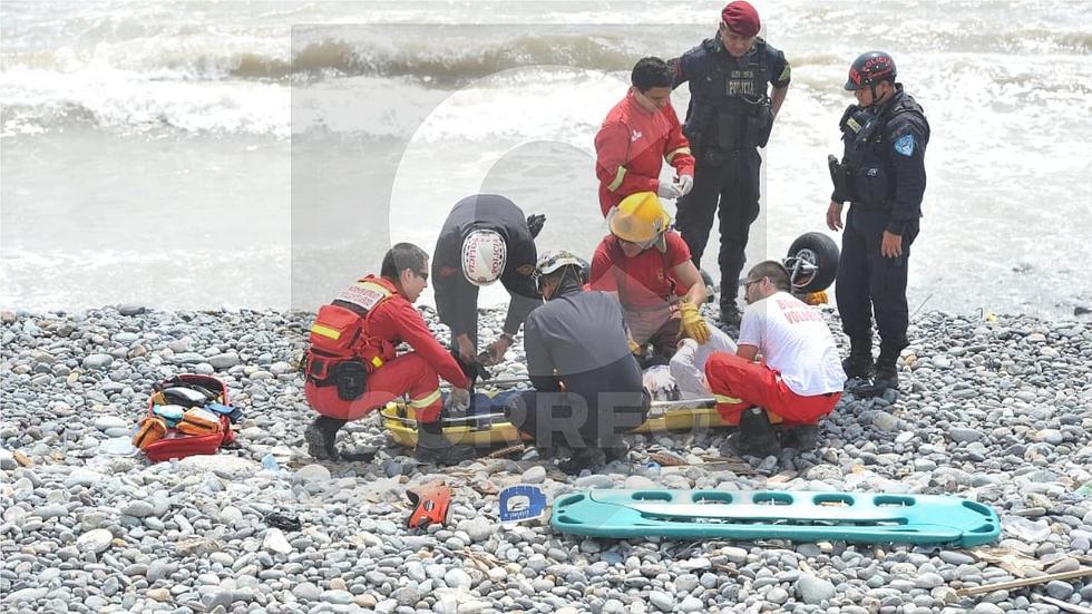 Así fue el rescate de las personas que cayeron a la playa Marbella tras volar en parapente (VIDEO)