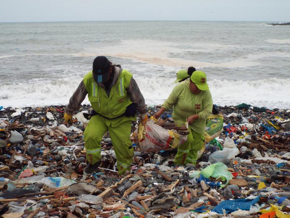 20 toneladas de basura se recogieron de playa del Callao (FOTOS)