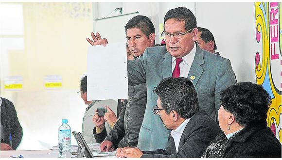 Gobernador regional de Huancavelica se pronuncia contra currícula escolar de este año 