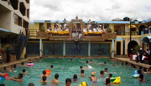 ​Capacitan a trabajadores de la piscina municipal de Putina por los carnavales