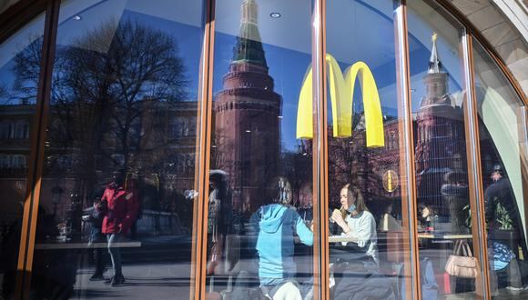 Se espera que el primer “McDonald’s ruso” abra sus puertas el próximo 12 de junio, coincidiendo con el Día de Rusia, una fiesta nacional en este país. (Foto: AFP)