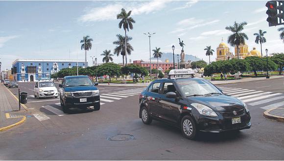 Vehículos particulares  siguen circulando en Trujillo pese a restricciones 