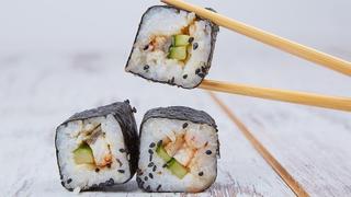 ¿Cómo preparar los makis california?