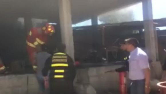 La Libertad: Incendio en taller de pirotécnicos dejó un muerto (VIDEO)
