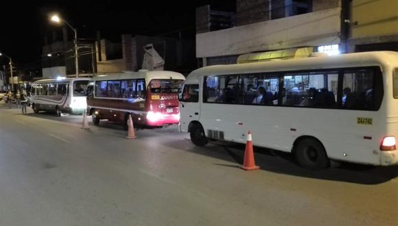 Personal de fiscalización de la subgerencia de Transportes de la Municipalidad Provincial de Tacna verificó que pasajeros de unidades de transporte público usen protector facial