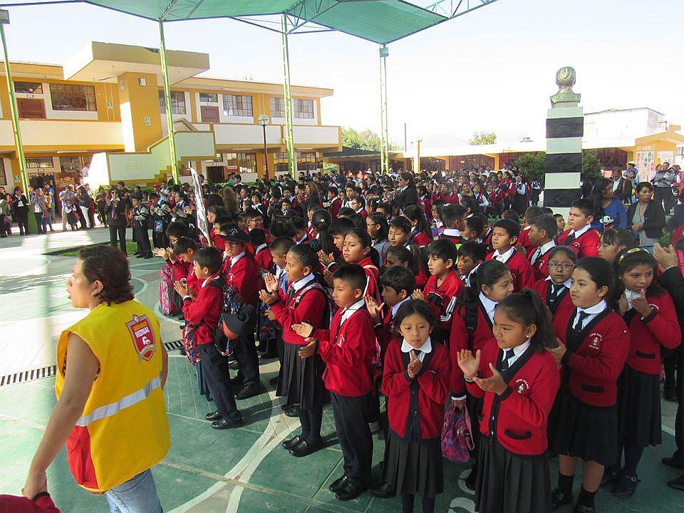 Lanzan programa radial para orientar educación en casa