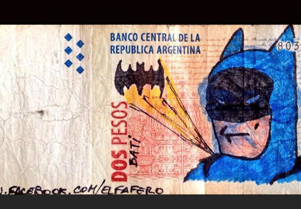Se burlan de la inflación en Argentina creando billetes de Alf, Batman y Los Simpsons