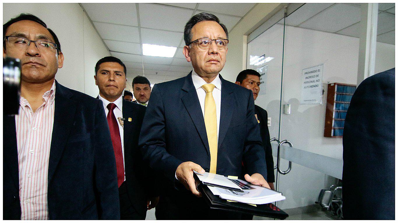 El Gobierno arremete contra Edgar Alarcón y exige que renuncie (VIDEO)