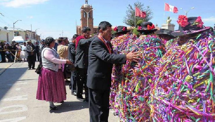 Juramentan tenientes gobernadores de Pomata