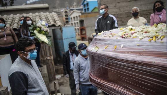 Perú registra 30 fallecidos este martes 11 de enero. (Foto: Ernesto Benavides / AFP)
