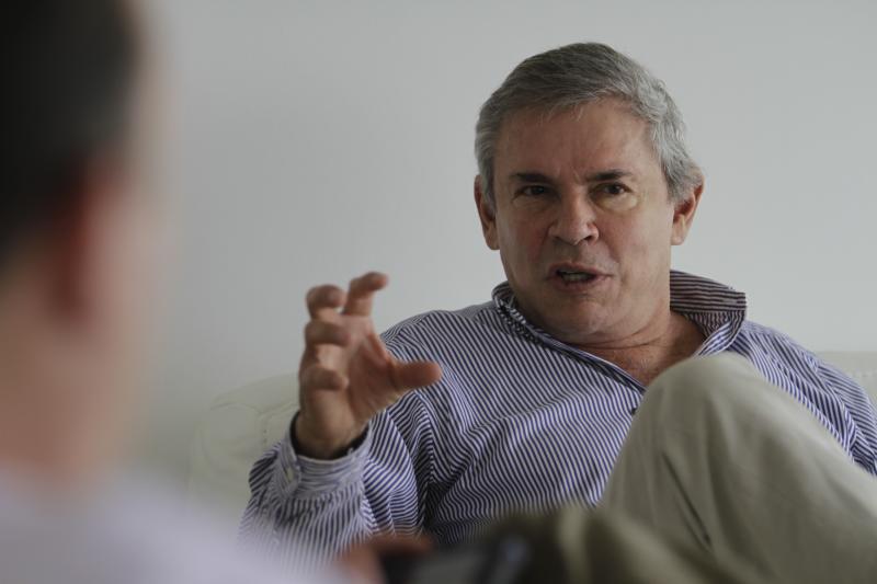 Luis Castañeda visita Hospital de la Solidaridad en Comas