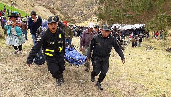 Lambayeque: Combi cae al abismo y deja 4 muertos en Incahuasi