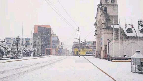 La ciudad de Macusani amaneció cubierta de nieve. Foto/Difusión.