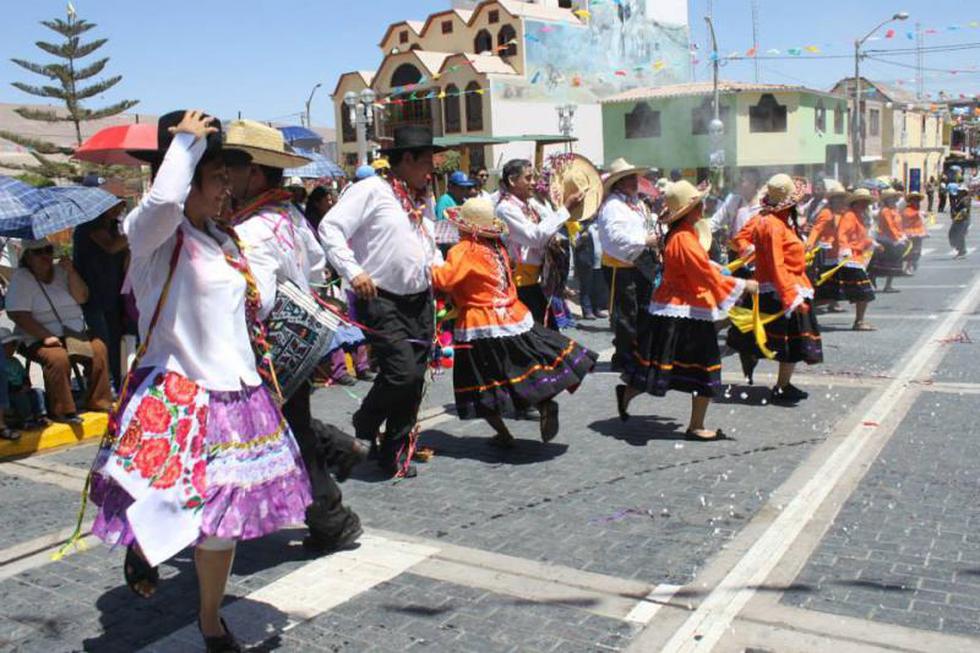 Locumba cerró los carnavales con vistoso pasacalle