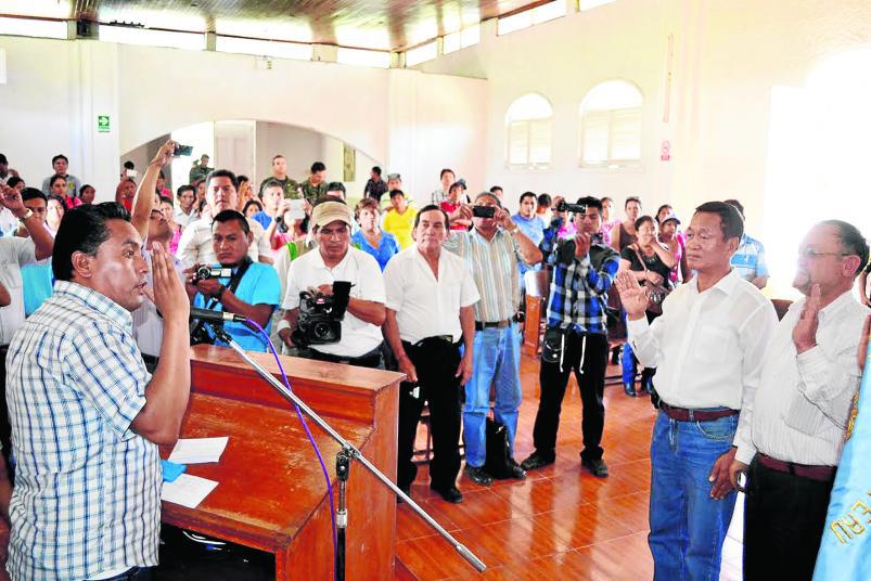 Gobernador juramenta comité pro aeródromo de Chanchamayo
