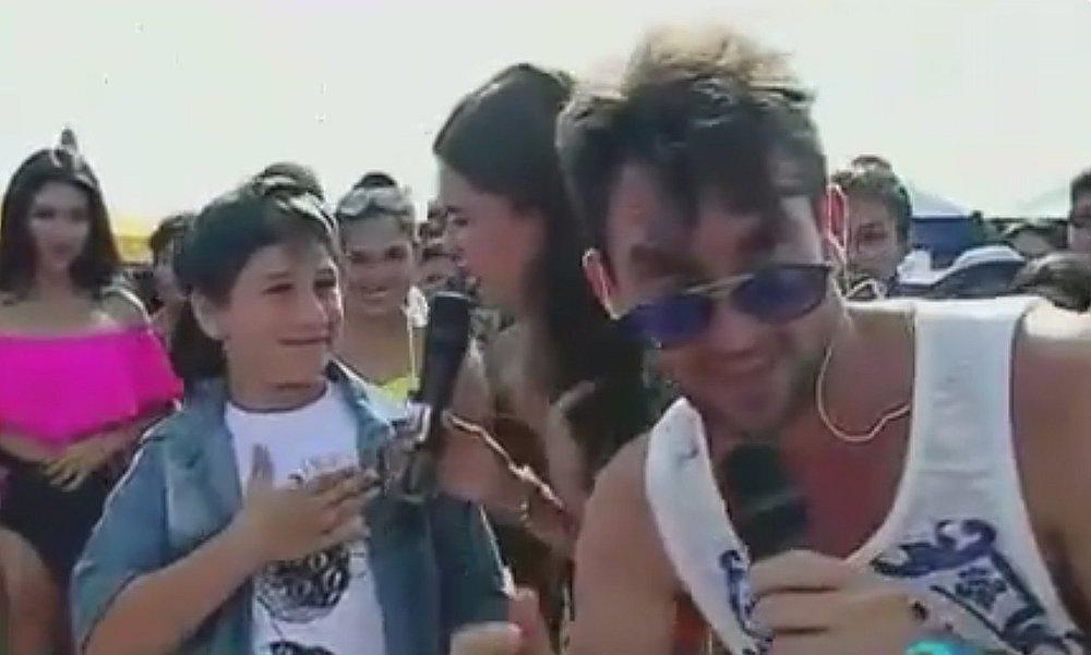 Niño 'trolea' a Antonio Pavón en pleno programa (VIDEO)