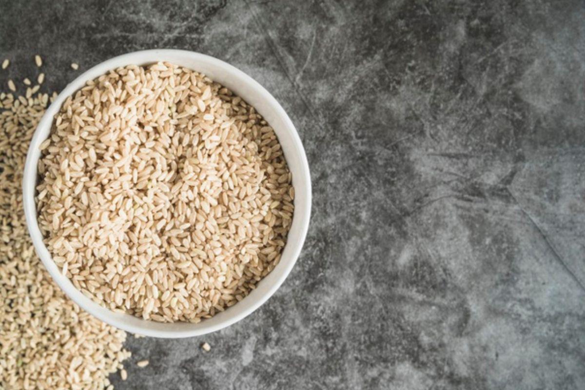 Los nutricionistas recomiendan el consumo de arroz integral (Foto: Freepik)