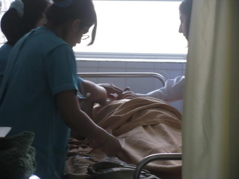 Celoso ebrio ataca a conviviente con hacha en Huaraz