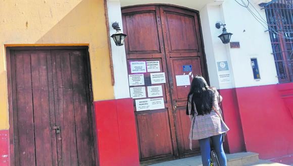 Histórico edificio ubicado en las calles Apurímac y San Martín acoge a trabajadores del área de registro civil. (Foto: Correo)